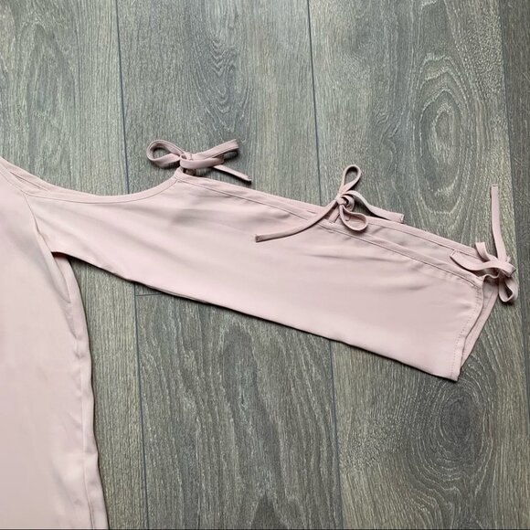 Revolve L'Academie Cold Shoulder Tie Long Sleeve Blouse Taupe Pink Size XS - Picture 12 of 16